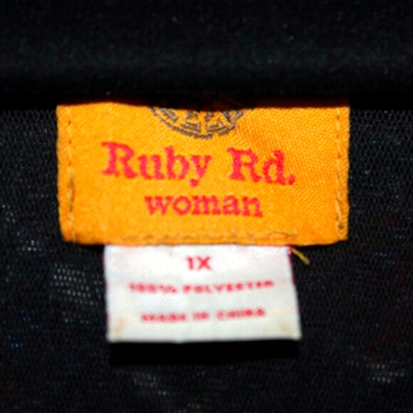 Ruby Rd. Woman Abstract Print Embellished Tunic 1X - Picture 4 of 4